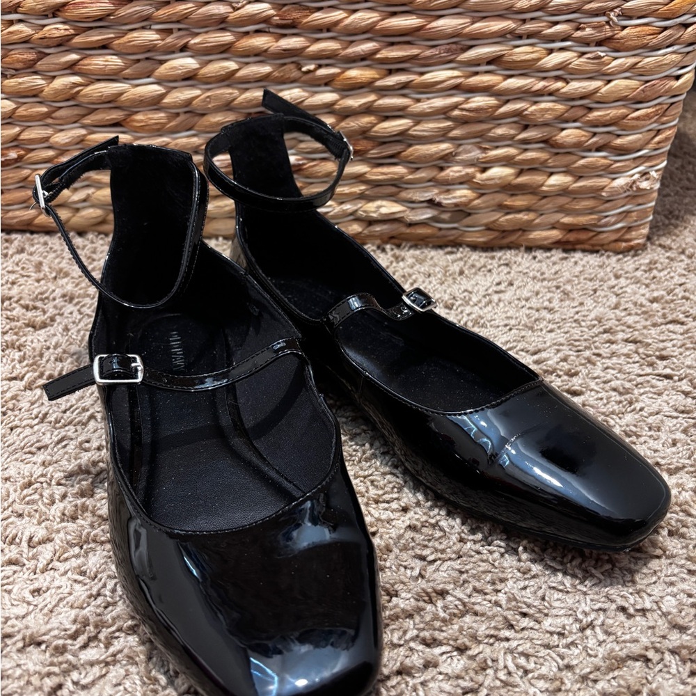 Old Navy Black Patent Ankle-Strap Mary Jane Flats
